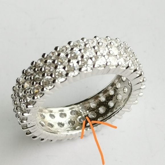 Elegant Silver Women's Ring - Picture 4 of 7
